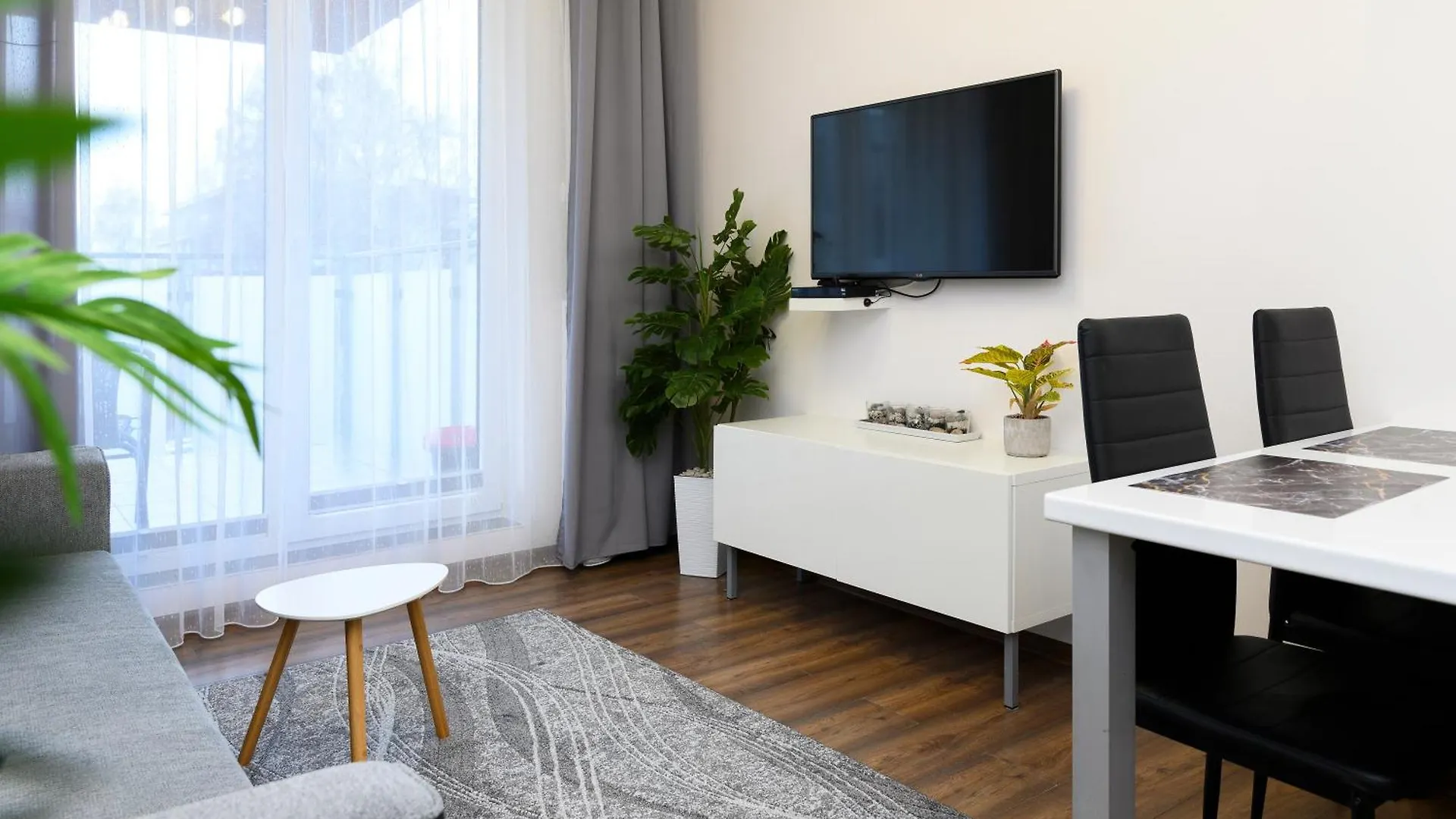 Apartment Sunny Bliss Polanki Klonowa, 350M Beach, Pool, Sauna, Gym Kolobrzeg Poland