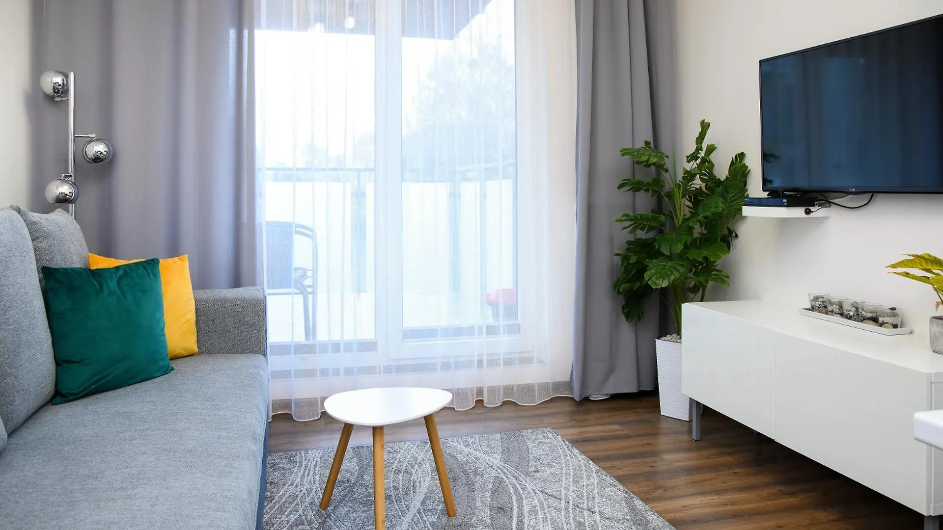 Sunny Bliss Polanki Klonowa, 350M Beach, Pool, Sauna, Gym Kolobrzeg